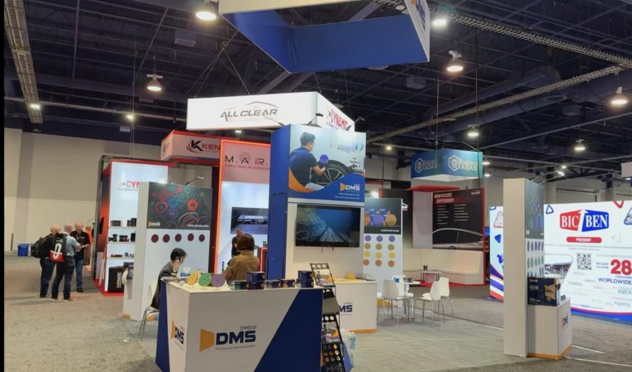 DMS Abrasives posiluje přítomnost na globálním trhu úspěšnou ukázkou na SEMA Show 2025